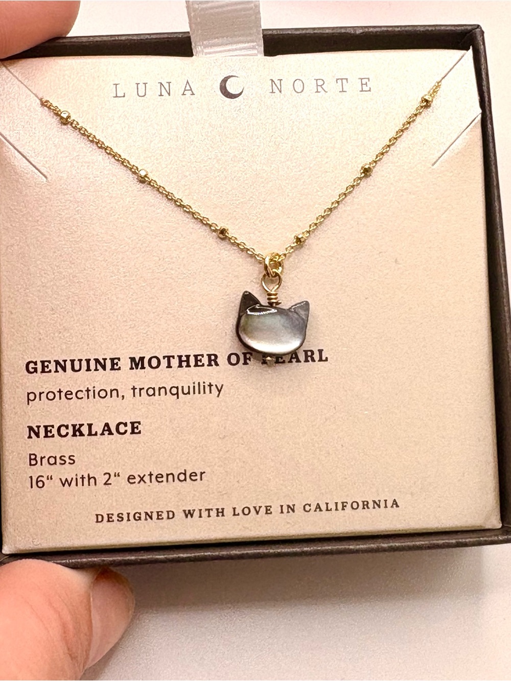 Luna Norte Gold Necklace with Gray Mother-of-Pearl Cat Pendant